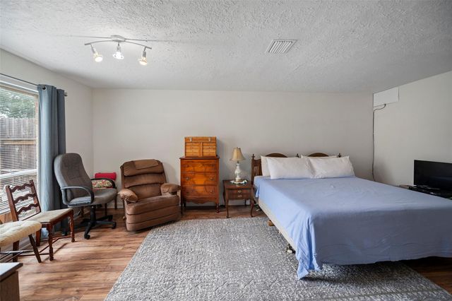 8126 Ivan Reid Drive, Houston, TX 77040