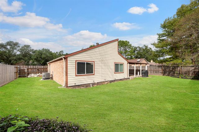 8126 Ivan Reid Drive, Houston, TX 77040