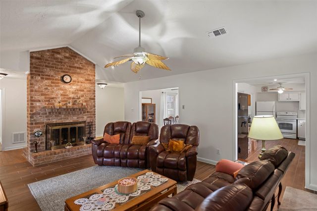 8126 Ivan Reid Drive, Houston, TX 77040