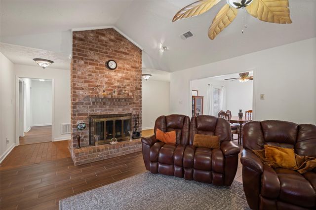 8126 Ivan Reid Drive, Houston, TX 77040