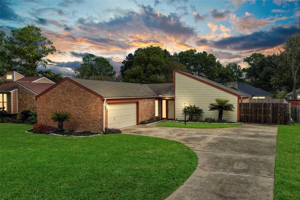 8126 Ivan Reid Drive, Houston, TX 77040