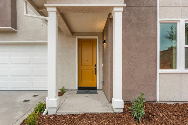 12071 Hetch Hechy Dr, Rancho Cordova, CA 95742