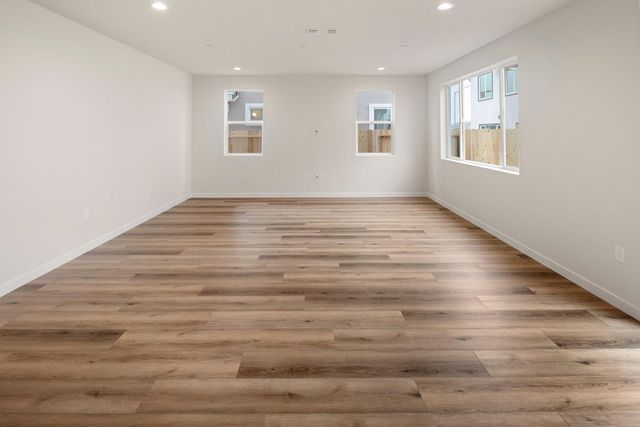 12071 Hetch Hechy Dr, Rancho Cordova, CA 95742