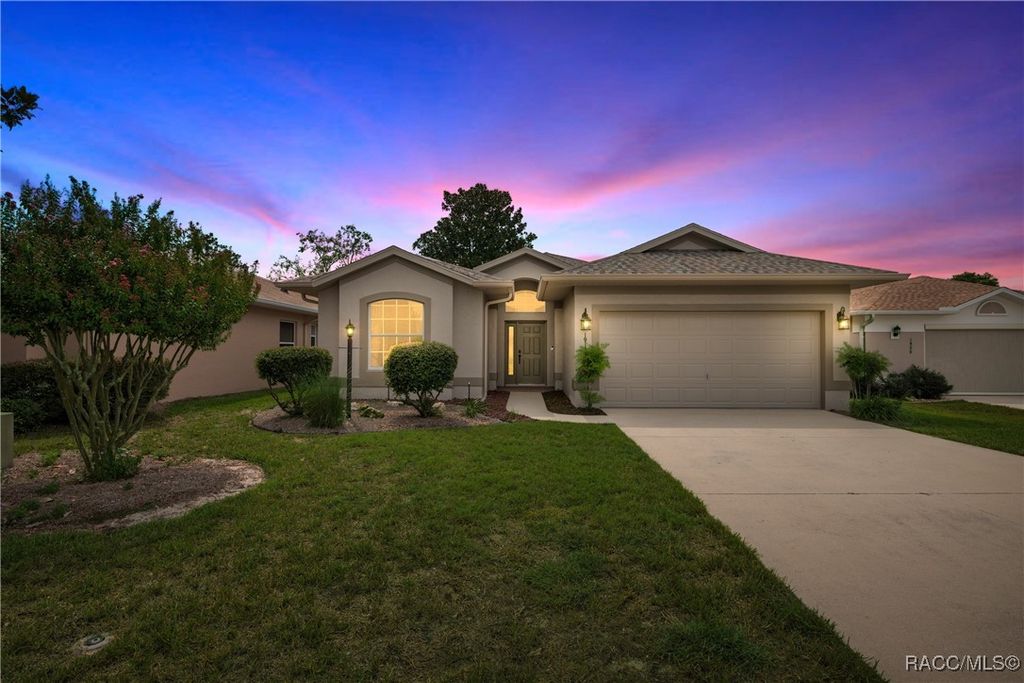 1912 W Shanelle Path, Lecanto, FL 34461