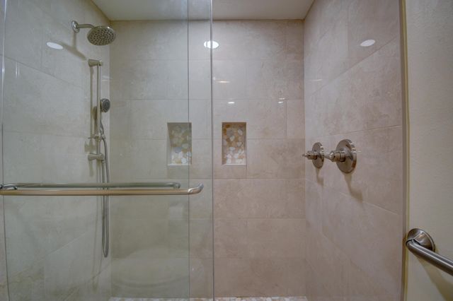 6700 Los Trechos Court NE, Albuquerque, NM 87109