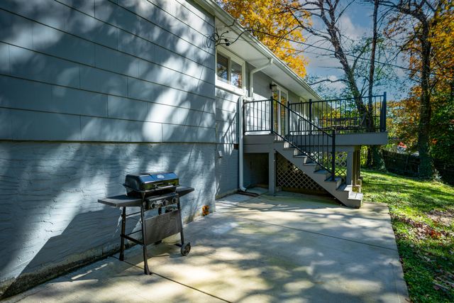 710 Danbury Drive, Signal Mountain, TN 37377