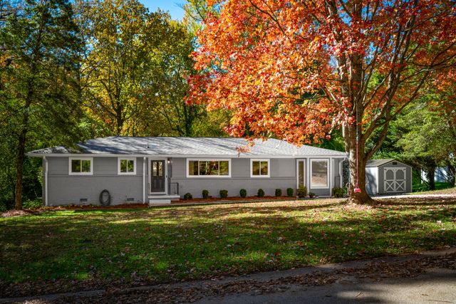 710 Danbury Drive, Signal Mountain, TN 37377