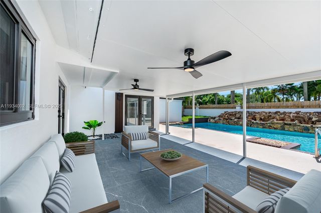 9230 SW 183rd Ter, Palmetto Bay, FL 33157