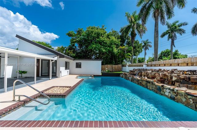 9230 SW 183rd Ter, Palmetto Bay, FL 33157