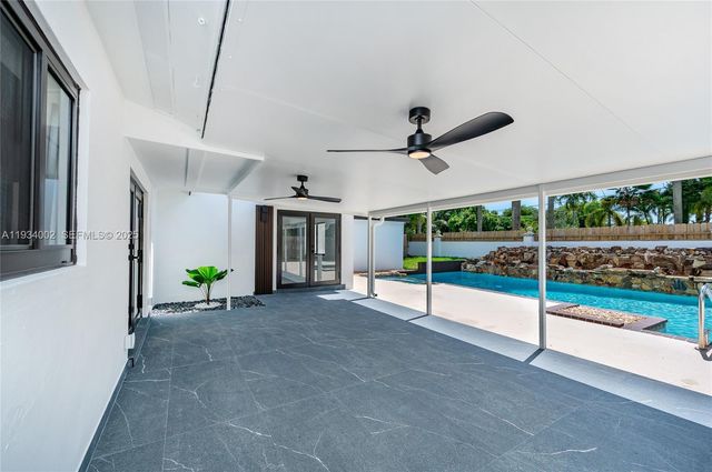 9230 SW 183rd Ter, Palmetto Bay, FL 33157