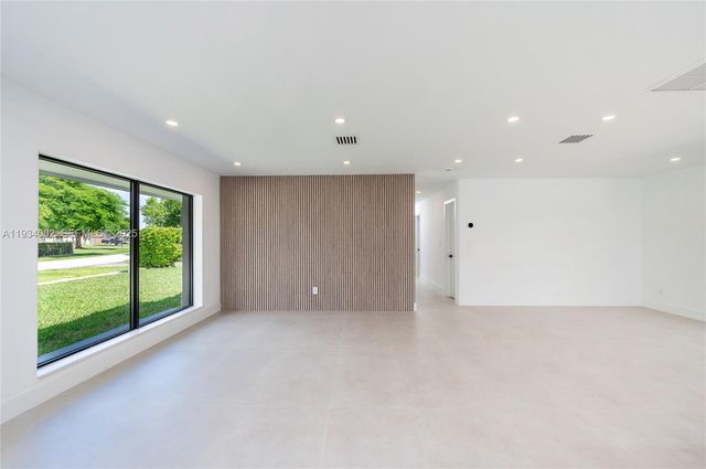 9230 SW 183rd Ter, Palmetto Bay, FL 33157