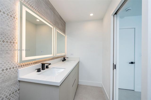 9230 SW 183rd Ter, Palmetto Bay, FL 33157