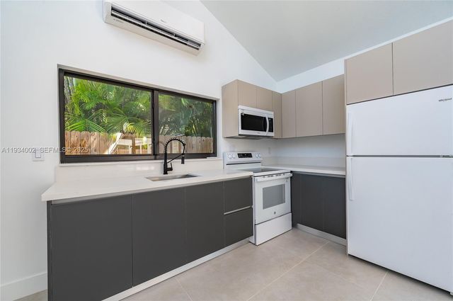 9230 SW 183rd Ter, Palmetto Bay, FL 33157