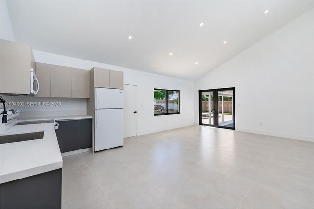 9230 SW 183rd Ter, Palmetto Bay, FL 33157