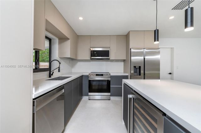 9230 SW 183rd Ter, Palmetto Bay, FL 33157