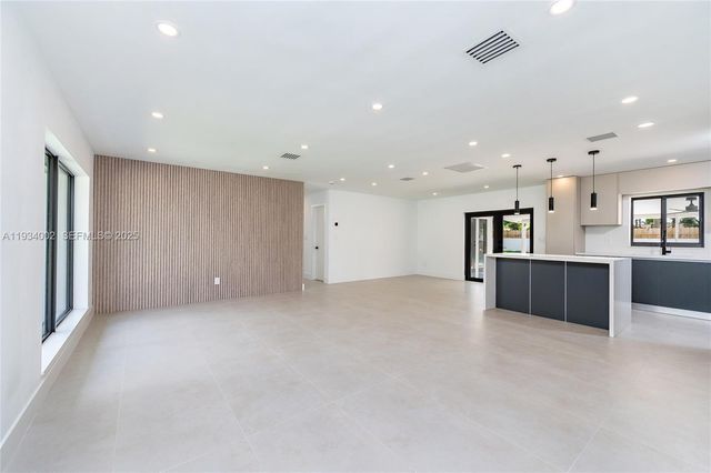 9230 SW 183rd Ter, Palmetto Bay, FL 33157