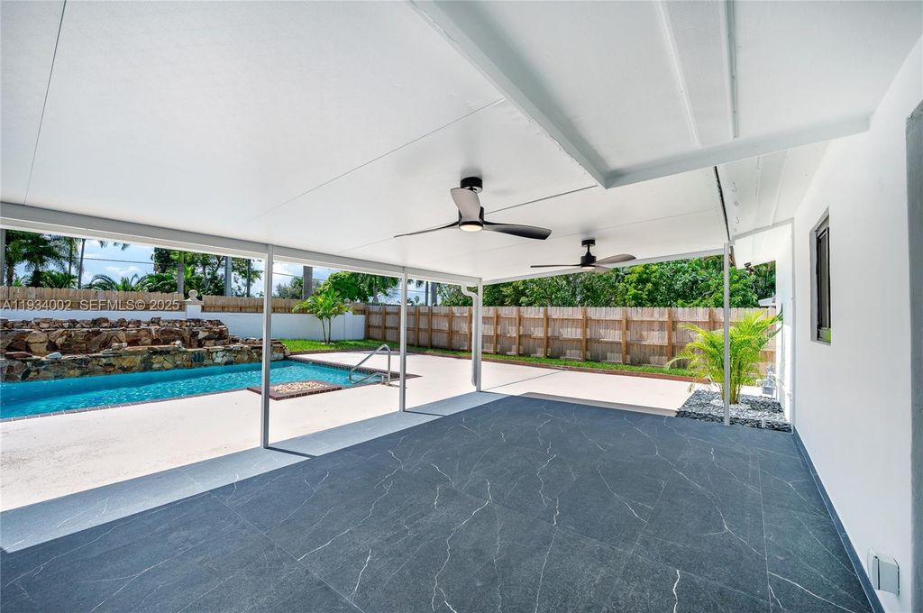 Image 24 of property listing at 9230 SW 183rd Ter, Palmetto Bay, FL 33157