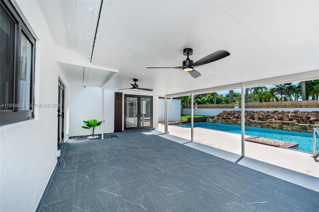 Image 26 of property listing at 9230 SW 183rd Ter, Palmetto Bay, FL 33157