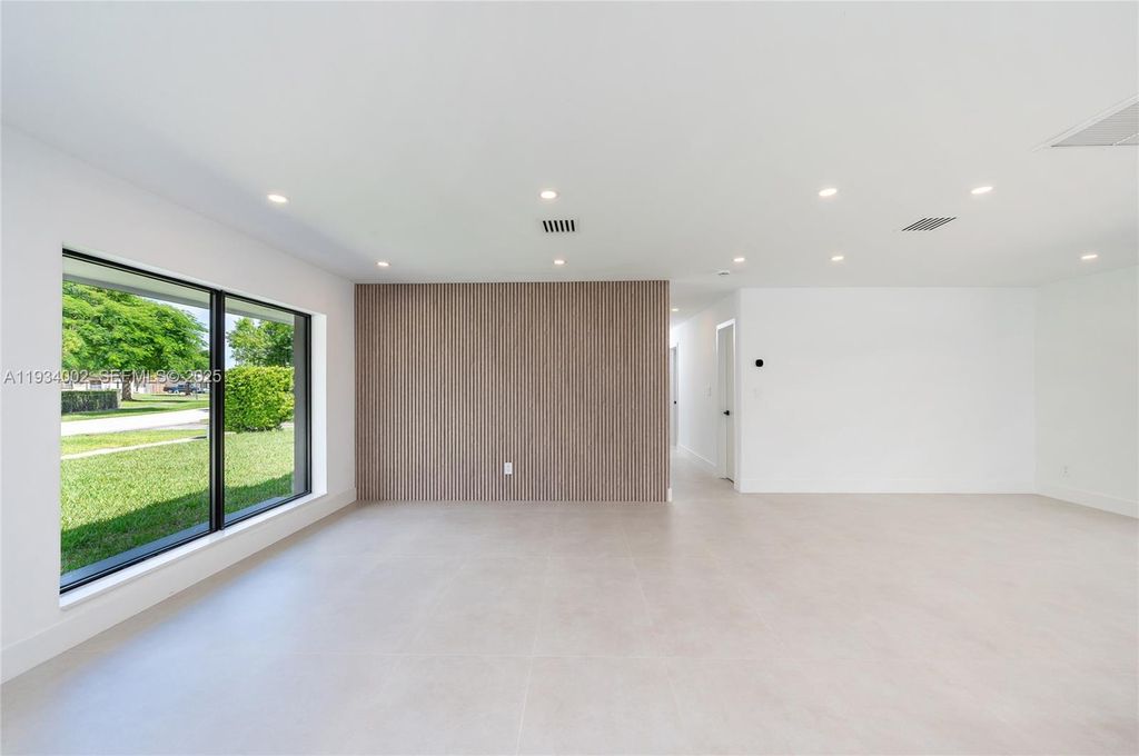 Image 29 of property listing at 9230 SW 183rd Ter, Palmetto Bay, FL 33157