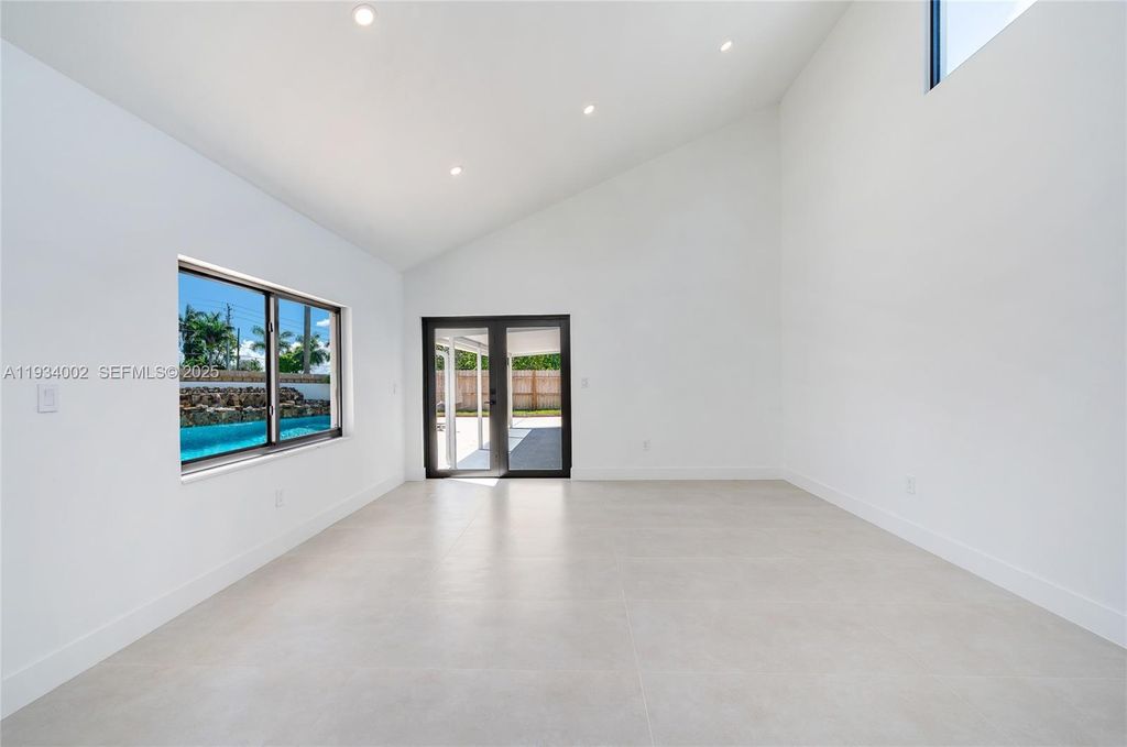 Image 46 of property listing at 9230 SW 183rd Ter, Palmetto Bay, FL 33157