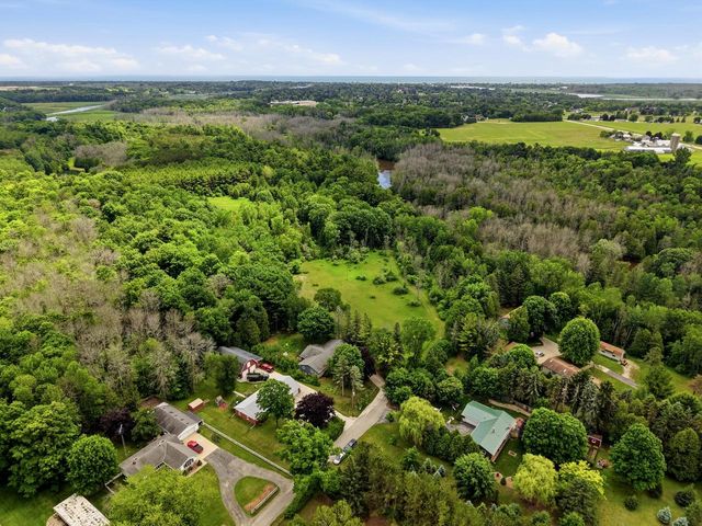 7423 Maple LANE, Two Rivers, WI 54241