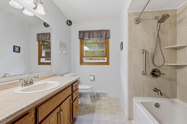 7423 Maple LANE, Two Rivers, WI 54241