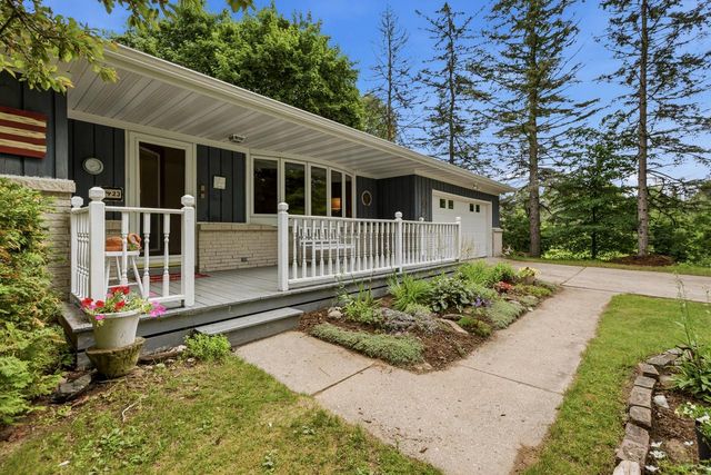 7423 Maple LANE, Two Rivers, WI 54241