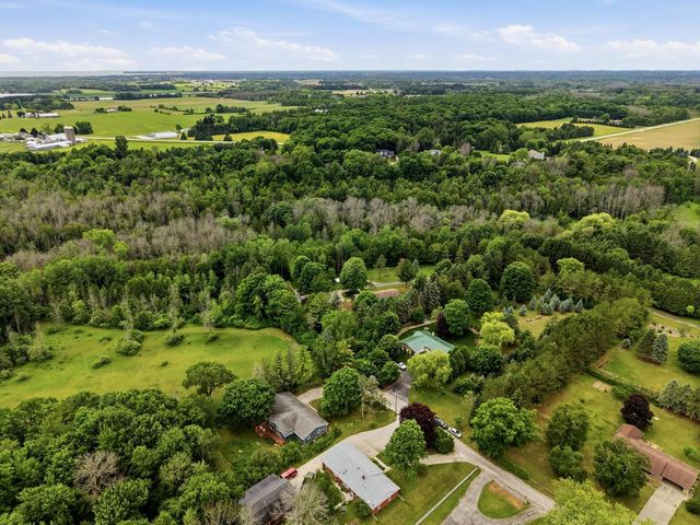 7423 Maple LANE, Two Rivers, WI 54241