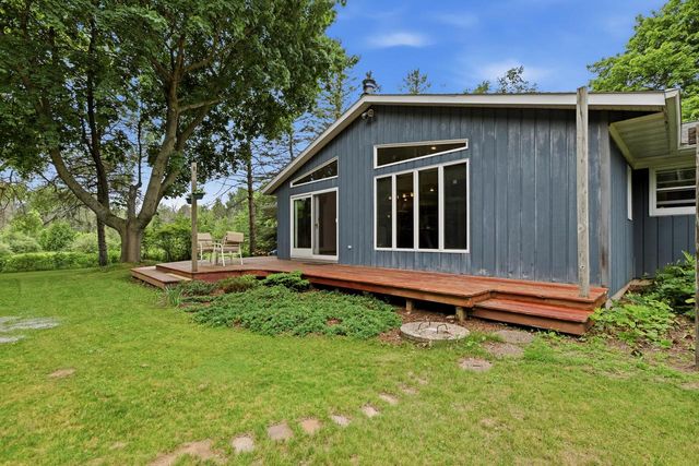 7423 Maple LANE, Two Rivers, WI 54241