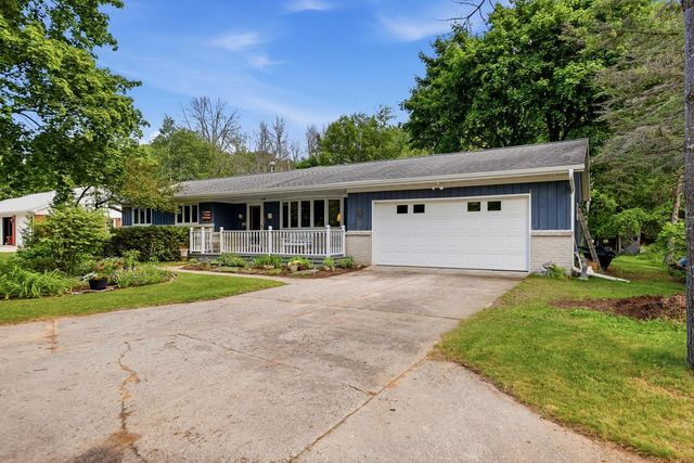 7423 Maple LANE, Two Rivers, WI 54241