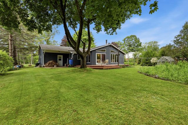 7423 Maple LANE, Two Rivers, WI 54241