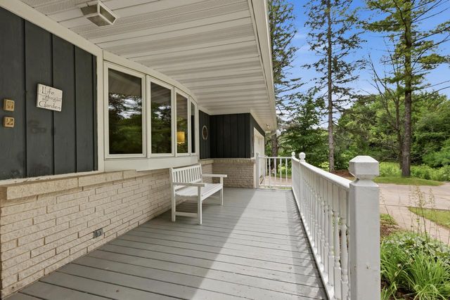 7423 Maple LANE, Two Rivers, WI 54241