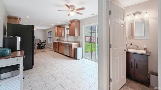 2310 Belize Drive, Evansville, IN 47725