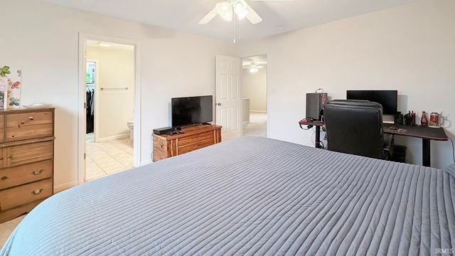 2310 Belize Drive, Evansville, IN 47725