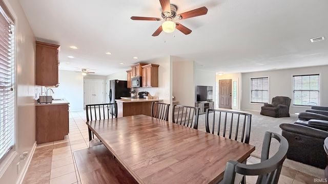 2310 Belize Drive, Evansville, IN 47725