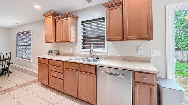 2310 Belize Drive, Evansville, IN 47725