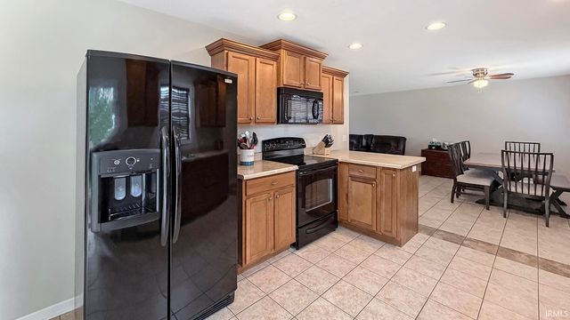 2310 Belize Drive, Evansville, IN 47725