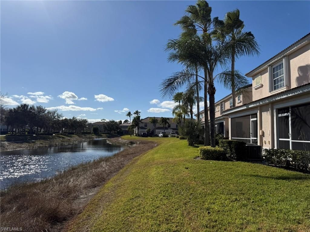 Image 10 of property listing at 1376 Weeping Willow CT, Cape Coral, FL 33909