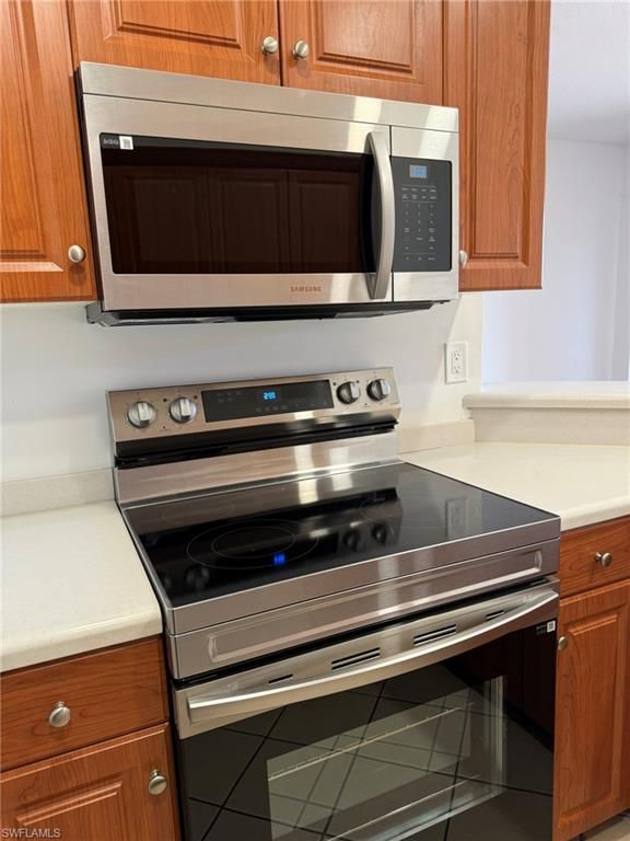 Image 15 of property listing at 1376 Weeping Willow CT, Cape Coral, FL 33909