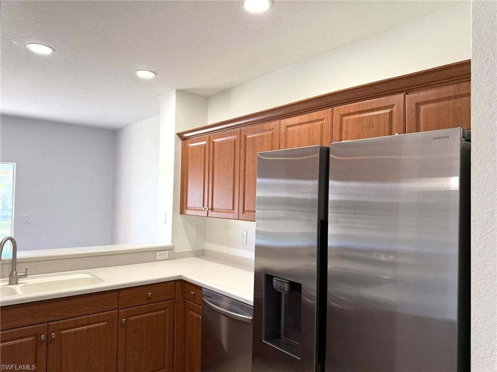 Image 17 of property listing at 1376 Weeping Willow CT, Cape Coral, FL 33909