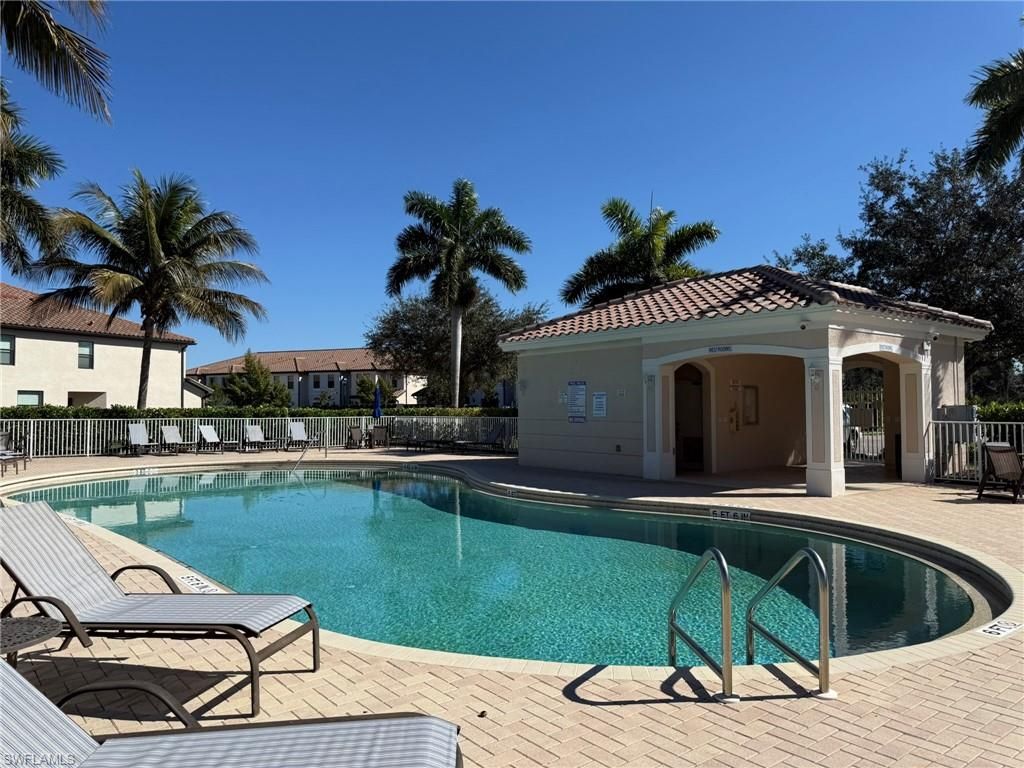 Image 39 of property listing at 1376 Weeping Willow CT, Cape Coral, FL 33909