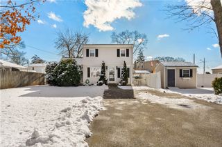 10 Cosett Road, Warwick, RI 02886