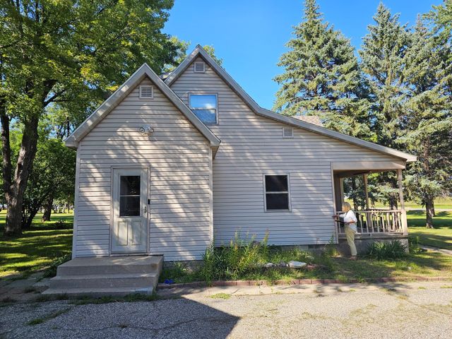 1663 Benson Road, Montevideo, MN 56265