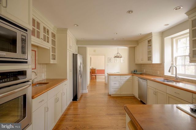 8221 ARDMORE AVE, Wyndmoor, PA 19038