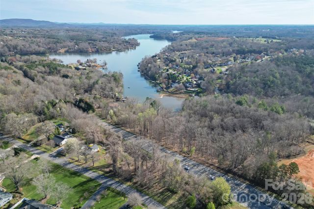 4522 N Center Street, Hickory, NC 28601