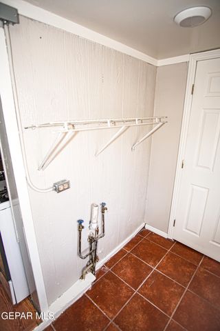 7161 Dale Road 2, El Paso, TX 79915