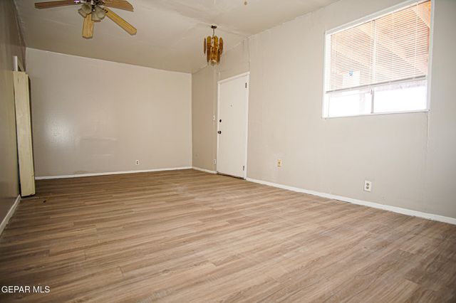 7161 Dale Road 2, El Paso, TX 79915