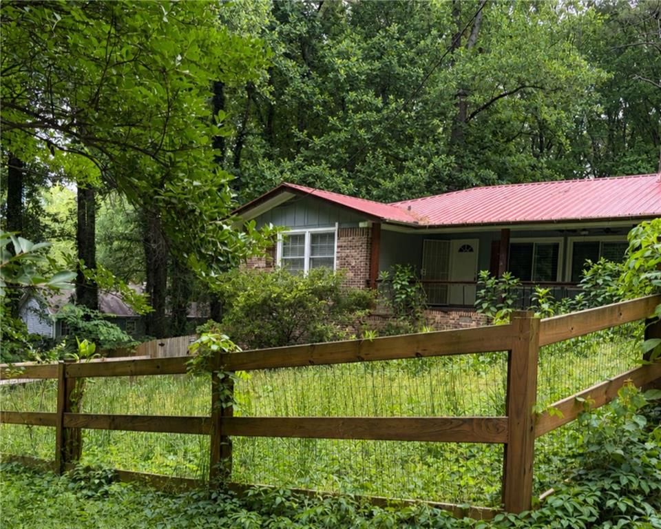 1552 Todd Lane SW, Lilburn, GA 30047