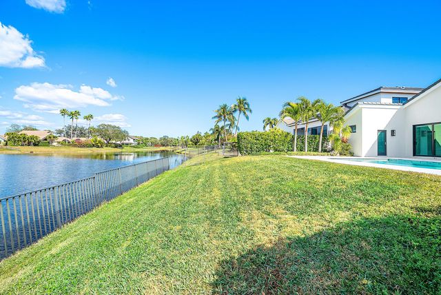 13765 Le Havre Drive, Palm Beach Gardens, FL 33410