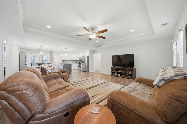 1 Dellwood Lane, Wedgefield, SC 29168